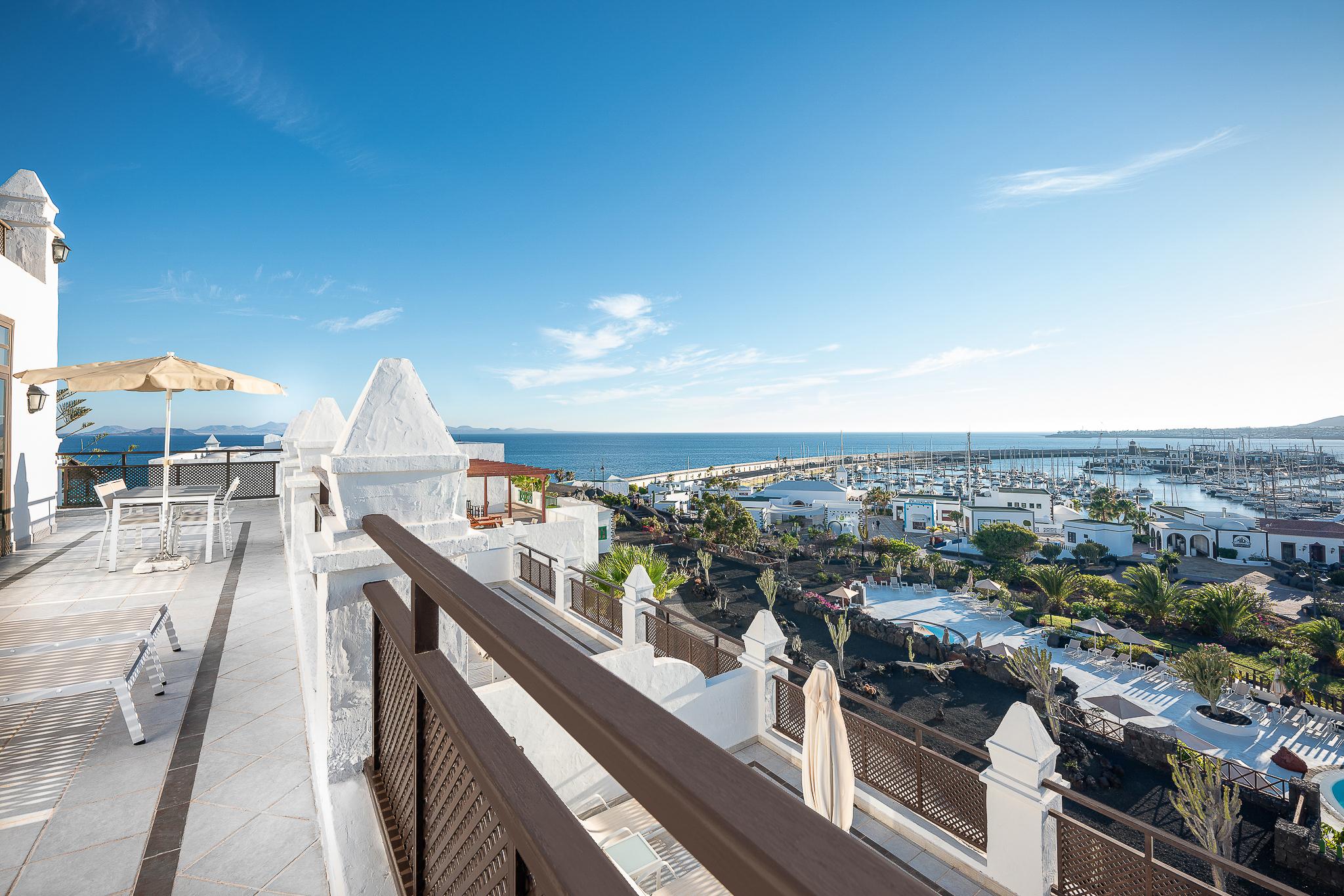 Hotel Livvo Volcan Lanzarote Playa Blanca  Exterior photo