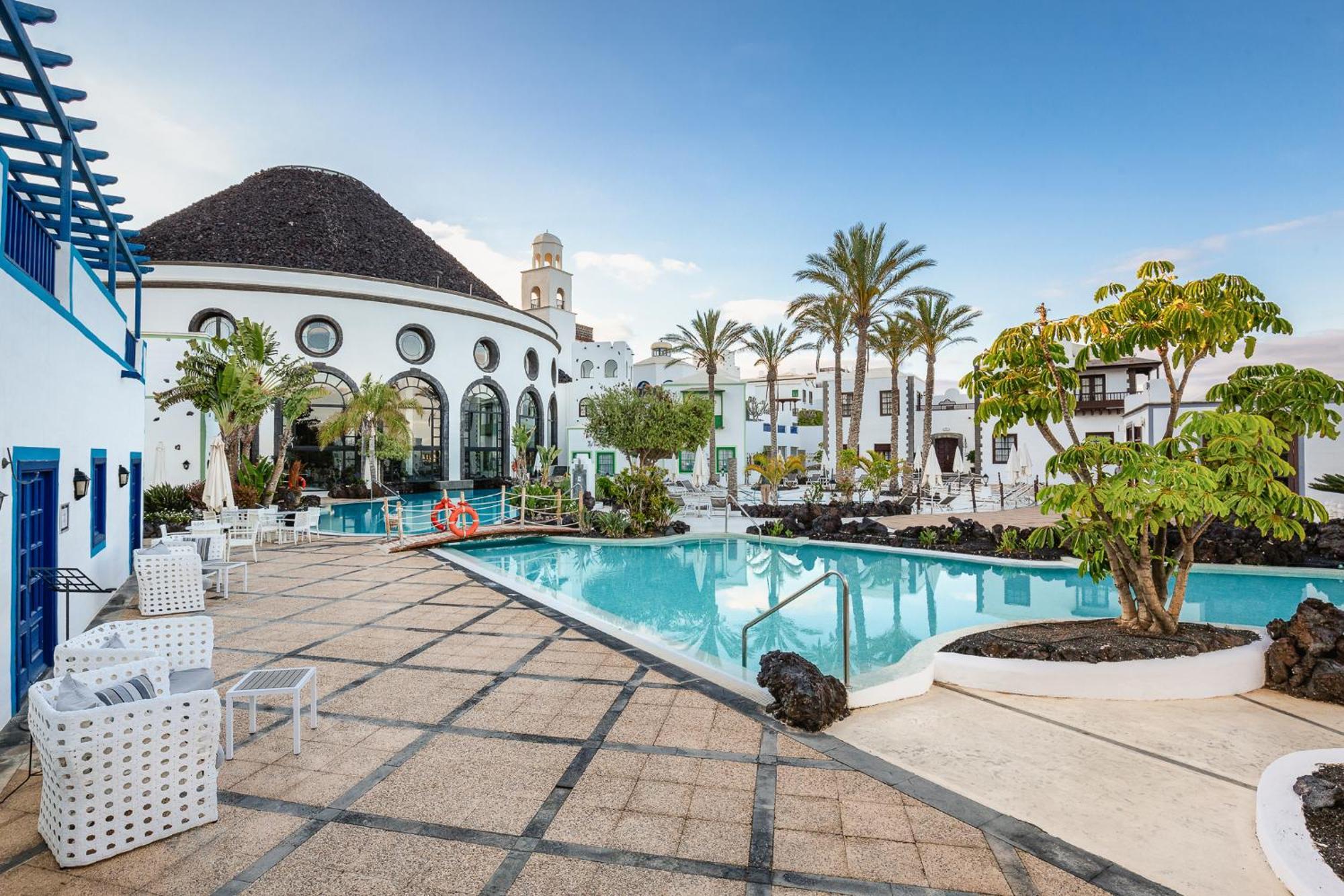 Hotel Livvo Volcan Lanzarote Playa Blanca  Exterior photo